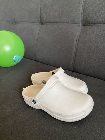 обувь белая: Кроксы заказывала с вайлдберис размер 36 состояние отличное