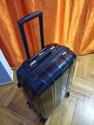 Putni koferi i torbe: Tvrdi kofer sa 4 točka, crne boje OKO. 65 40 25. MIRJEVO - — 8