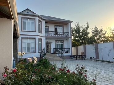 Həyət evləri və villaların satışı: 5 otaqlı, 220 kv. m, Yeni təmirli — 2
