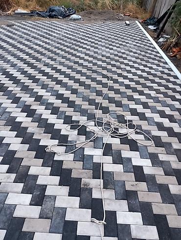 Тротуарная плитка: Тротуарная плитка вибролитая (комплектные наборы и бордюр) - Тип — 27