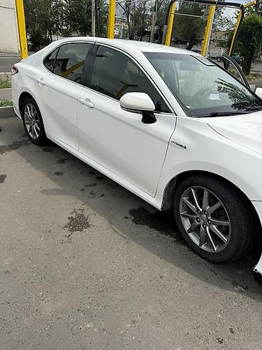 2025: Toyota Camry: 2018 г., 2.5 л, Автомат, Гибрид, Седан — 4