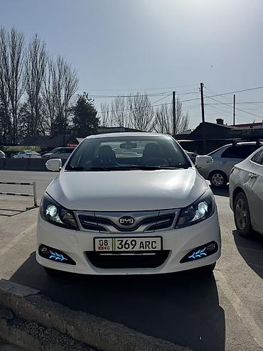 электромобиль нета: BYD E5: 2018 г., Электромобиль, Седан — 1