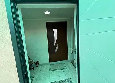 Продажа полдома: 🏡 **ПРОДАЁТСЯ ПОЛДОМА** 📍 Район: Пишпек 🏠 Комнаты: 4 📐 Площадь дома — 2