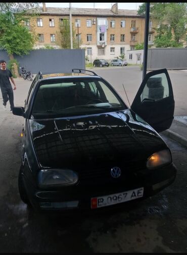 Volkswagen: Продаю Volkswagen Golf 3 универсал 1998 года. Требуется небольшой
