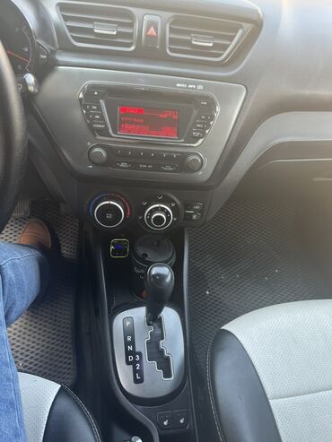 Kia: Kia Rio: 2012 г., 1.6 л, Автомат, Бензиновая, Седан — 15