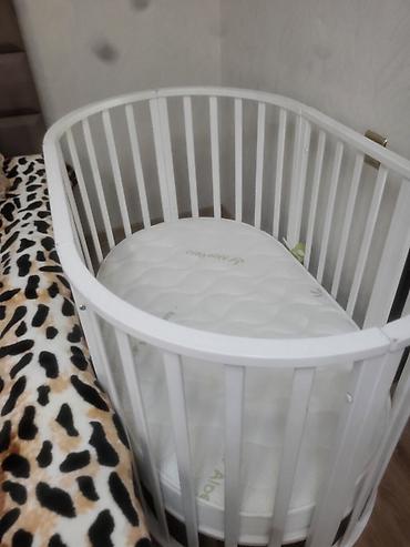 makyaj mebeli: Oval formalı beşik + döşək - Rəng: ağ - Material: ağac/laminat — 1