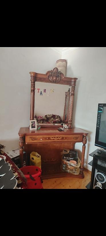 qoz şəkli: Klassik üslubda qonaq otağı mebel dəsti - Material: ağac (qoz rəngli — 3