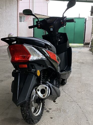 Мотоциклдер жана мопеддер: Скутер 150 куб. см, Бензин