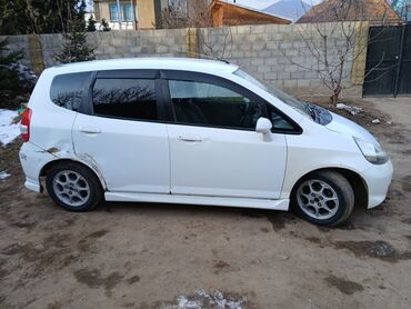 Honda: Honda Fit: 2001 г., 1.3 л, Вариатор, Бензин