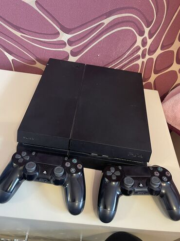 playstation 5 disksiz: Playstation 4 slim500 gb iki pult 5 oyun içində playstation magazadan