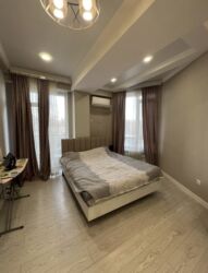 сдаю квартиру на длительный срок: 2 бөлмө, Менчик ээси, Чогуу жашоосу жок, Толугу менен эмереги бар