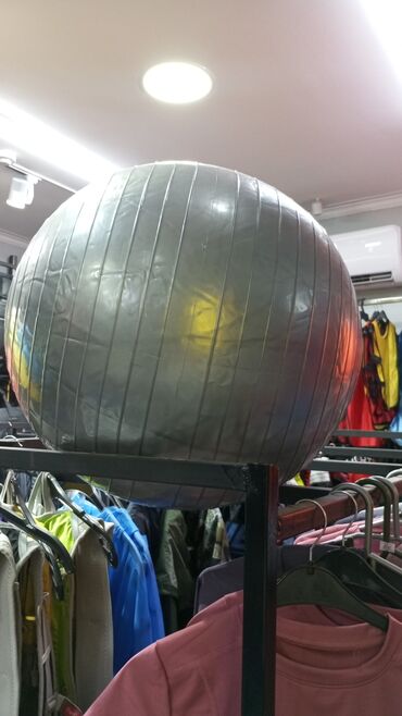 Рюкзаки: Фитбол
65 диаметров, выдерживает до 70 кг
700 сом