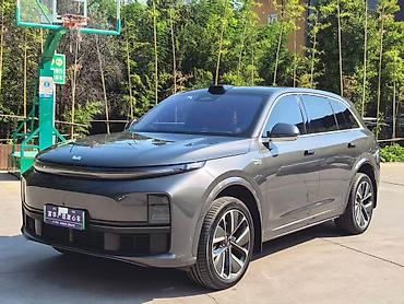 li one: Lixiang L7: 2025 г., 1.5 л, Гибрид, Кроссовер — 1