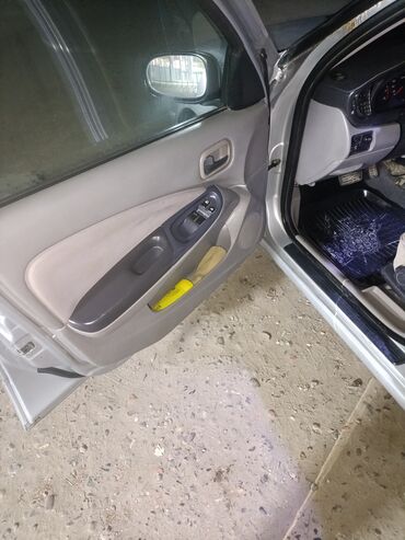 Nissan: Nissan Almera: 2000 г., 1.8 л, Автомат, Бензин, Хэтчбэк — 5