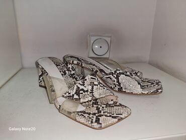 sive cizme na stiklu: Modne papuče, Zara, 39
