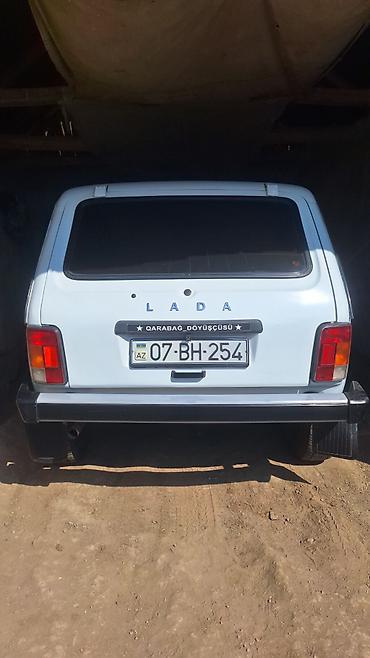 vaz on susə: VAZ (LADA) 4x4 Niva: 1.7 l | Ofrouder/SUV — 4