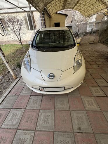 Nissan: Nissan Leaf: 2013 г., 1 л, Автомат, Электромобиль, Хэтчбэк — 6