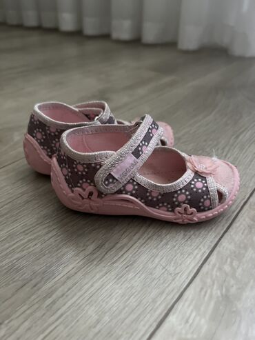 Детская обувь: Продаю детские сандалии, Польша, размер 22 (14 см), состояние