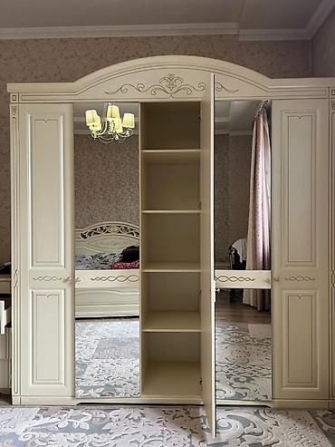 спальная б у: Спальный гарнитур, Б/у, Двуспальная кровать, Комод, Тумба, Самовывоз, цвет - Бежевый — 3