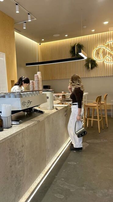 требуется водитель на хово: Требуется Менеджер зала в кофейню ☕✨ Мы — современная кофейня в