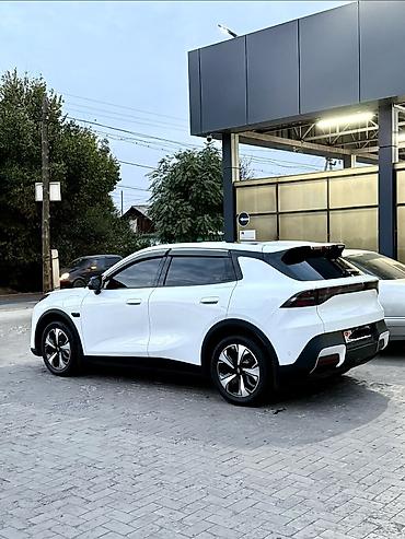 Электротранспорт: Электромобиль кроссовер (белый кузов, черная крыша) Основные — 3