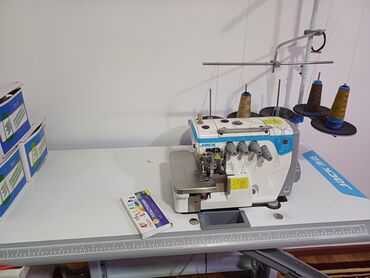 бытовая техника на кухне: Швейная машина Jack, Полуавтомат