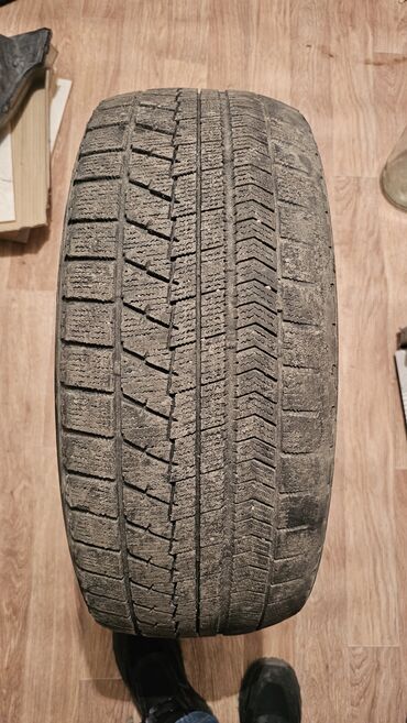 Шины: Шины 235 / 45 / R 18, Зима, Б/у, 1 шт, Легковые, Германия, Bridgestone