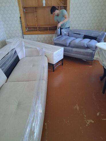 Yük daşımaları: Yük daşima xi̇dməti̇ . Evlərinofislərin, anbarların sigortalı — 16