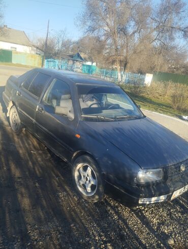 авто до 70000: Volkswagen Vento: 1992 г., 1.8 л, Механика, Бензин, Седан