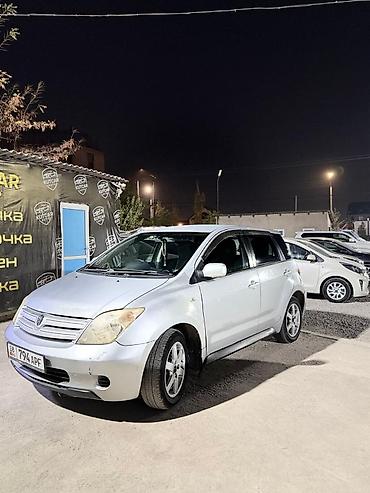 mark 2 qualis: Toyota Ist: 2003 г., 1.3 л, Автомат, Газ, Хэтчбэк — 5