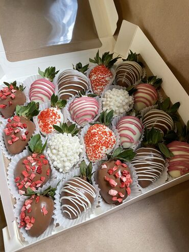 Кондитерские изделия, сладости: Клубника и Финики в шоколаде Подарок на 8марта Заранее оформляйте — 36