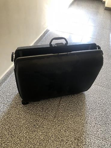 uzun cəkmə: Sərt korpuslu səyahət çamadanı - Material: möhkəm plastik (hardcase) — 4
