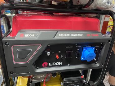 блоки питания kenweiipc: Бензиновый генератор EDON SD-7500 красного цвета с черной рамой