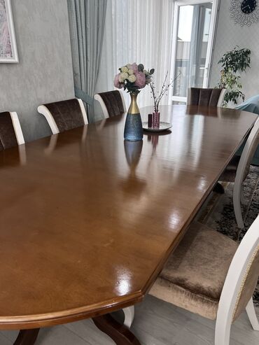 стол и стулья для гостиной в Кыргызстан | Комплекты столов и стульев: Гостиный стол, делали по заказу, цельный ( не раскладывается) без