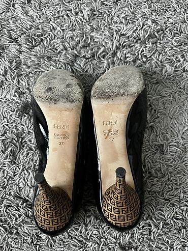 stud 5000: Fendi — женские туфли-лодочки на каблуке - Модель: классические — 3
