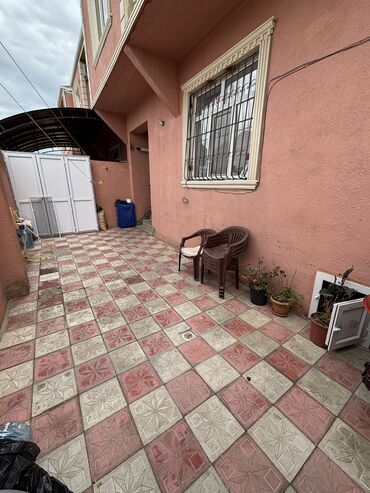 binə qəsəbəsində ev satılr 2 mərtəbə: 4 otaqlı, 95 kv. m, Kredit yoxdur, Yeni təmirli