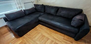 Ugaone garniture: Tamno braon ugaona garnitura od štofa. Dimenzije: širina 280/212 cm na lalafo.rs — 1 Ugaone garniture: Tamno braon ugaona garnitura od štofa. Dimenzije: širina 280/212 cm — 1