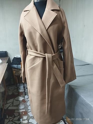 Пальто: Женское пальто-халат с поясом - Классический крой с английским — 2