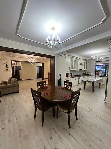 Продажа коттеджей и домов: ЧЕКЧЕЙГЕН ЖЕР ҮЙ САТЫЛАТ!!! 1-линияда жайгашкан ✅ Жери: 20 соток ✅ Үй — 7