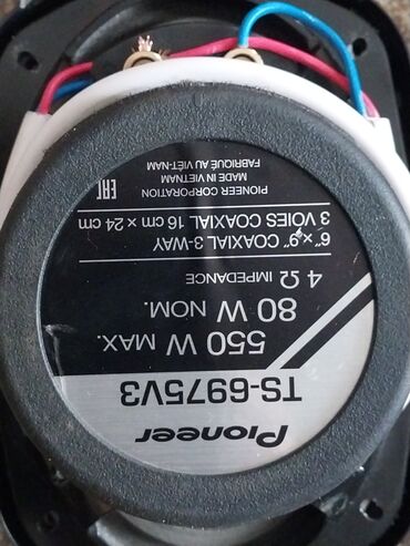 Dinamiklər və sabvuferlər: Pioneer avtomobil akustikası dəsti Tərkib: - 3 cüt oval koaksial arxa — 5