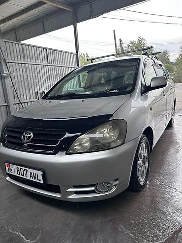 Toyota Ipsum: 2001 г., 2.4 л, Автомат, Бензин, Минивэн