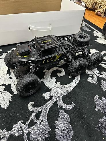 4 vd: Радиоуправляемый внедорожник 6×6 с пультом Комплектация: - Модель — 2