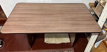 table study: 3500 сом 
продаю стол 
145*80 см
б/у в хорошем состоянии — 5