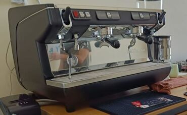 Kofe aparatları: Professional kofe aparatı satılır 4700 AZN. Ünvan 28 may NigAz