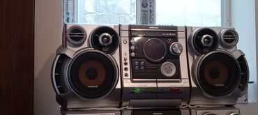 Musiqi mərkəzləri: 3800 W Güclü səs sistemi . 2 Basoviki və 2 Səs Kalonkaları Aux — 5