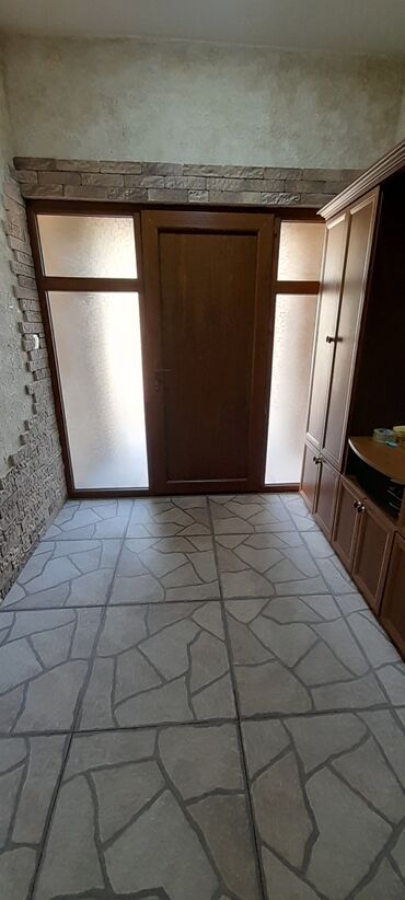 Həyət evləri və villaların satışı: Satış üçün fərdi yaşayış evi satılır.şəxsi tikili .ünvan novxanı — 31