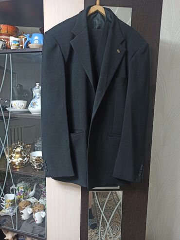 чёрный костюм: Костюмы мужские серый,чёрный,молочный, все тройки размеры 50-52,52-54