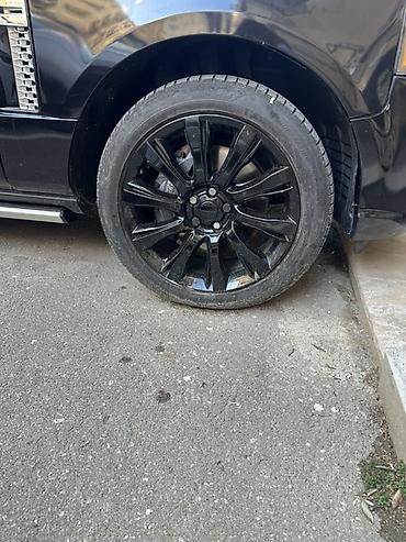bmw diski type 0: Range Rover üçün 4 ədəd orijinal qara rəngli yüngül lehimli disklər və — 1