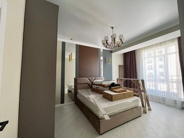 Отели и хостелы: 3 комнаты, 90 м², Элитка, 2 этаж, Дизайнерский ремонт
