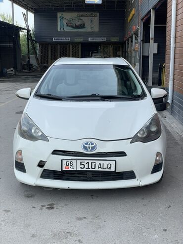 авто ока: Toyota Prius: 2013 г., 1.5 л, Автомат, Гибрид, Хетчбек
